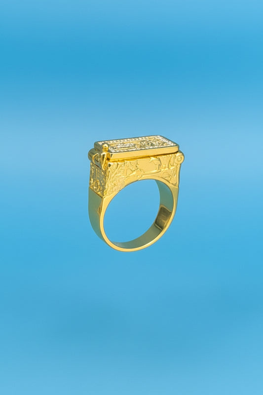 Ring royal with hiden place