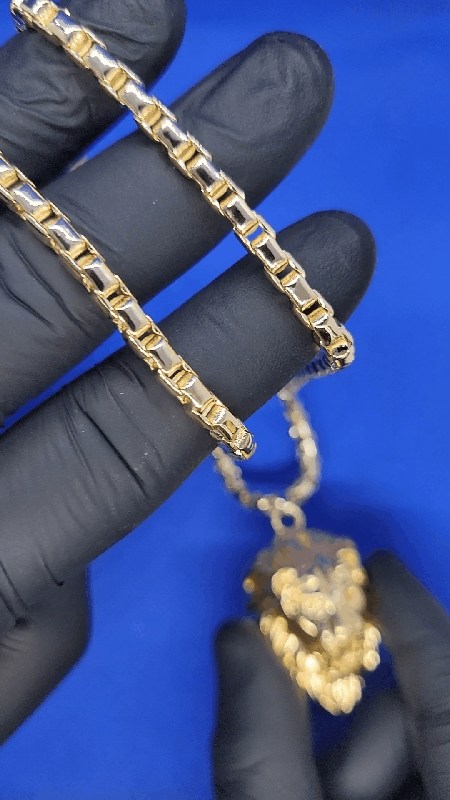 Lion pedant + necklace 18k goldplated