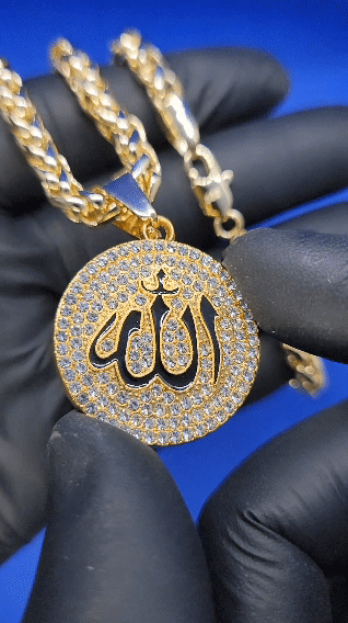Muslim pedant necklace + bracelet